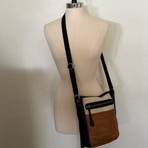 The SAK Laurel Leather Tri Color Crossbody Bag Purse  Adjustable Straps